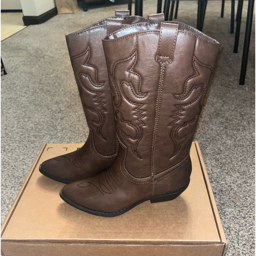 SODA Women’s Cowboy Boots NEVER WORN - Size 7.5